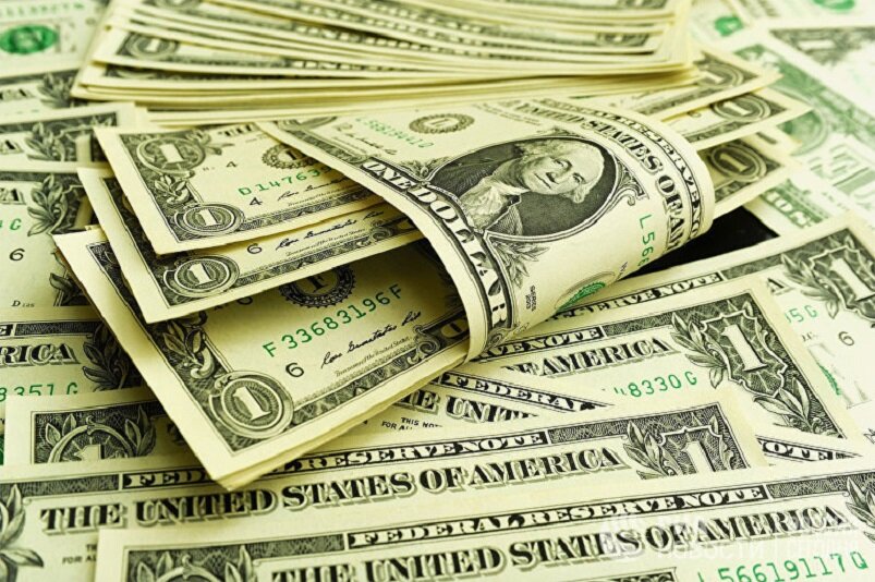 До недавнего времени господство доллара не подвергалось сомнениям