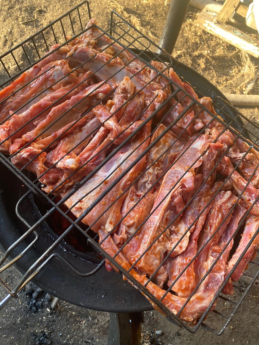 Кстати, ребра мы покупаем в магазине "Победа" нам очень они там нравятся