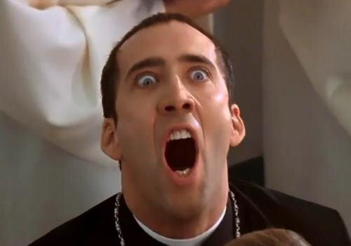 Говорят, в последние годы Николас Кейдж держит в страхе весь Голливуд. Если продюсеры нового фильма не выплачивают ему мзду, он прорывается на съемочную площадку и силой начинает там сниматься