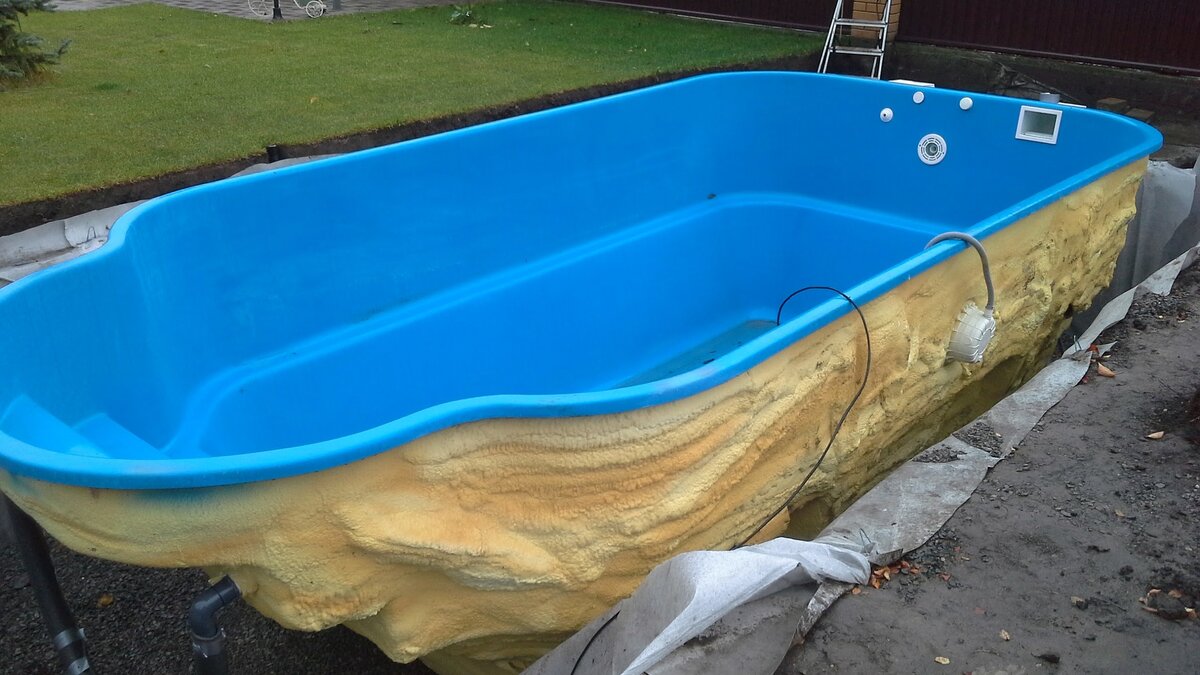 Установка стеклопластикового бассейна в котлован 