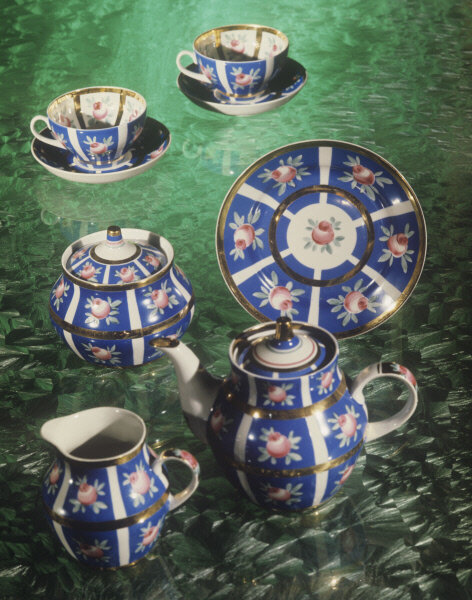 Сергей Медведев. Сервиз «Вечерний». 1973. Дулёво. РИА Новости. Фото № 539407. Источник: visualrian.ru