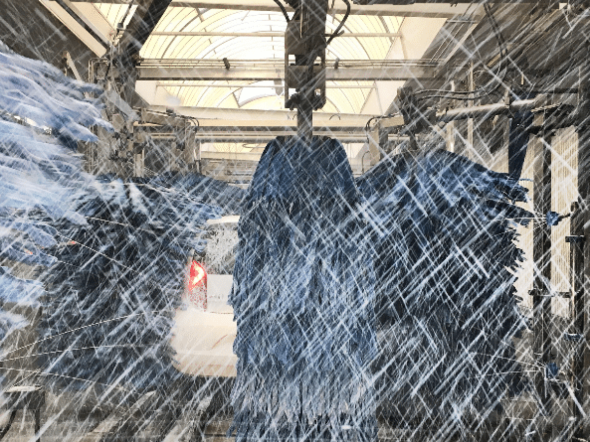 Царапины на авто и повреждения после автомойки - что делать? 