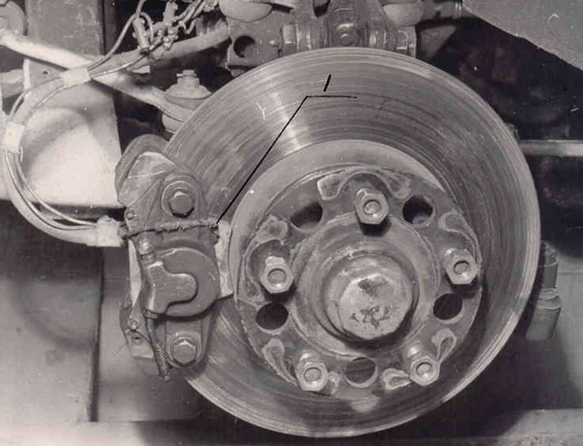 Дисковые тормоза спорткара ЗИС-112С.