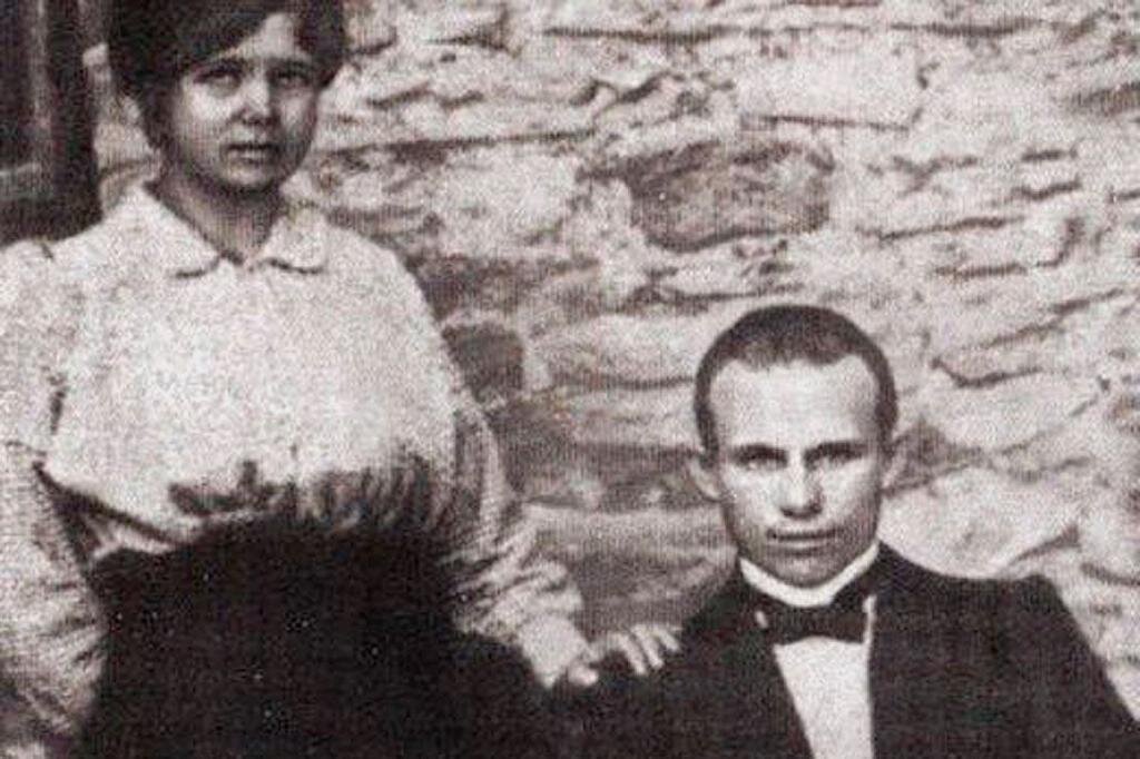 Никита Сергеевич Хрущев   до  СССР