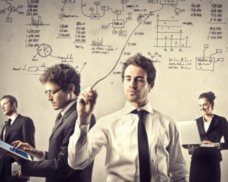 Если ваши мысли днем и ночью заняты рабочими делами, если времени на семью не остается и вы забыли, какое у вас хобби, то вы зависимы. Зависимы от работы. Как вовремя распознать признаки трудоголизма, не навредив себе и близким?