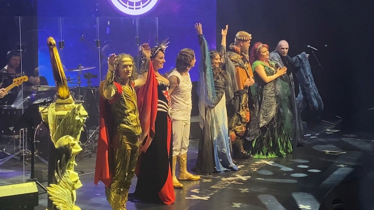 Ансамбль мюзикла на концерте в 2021 году