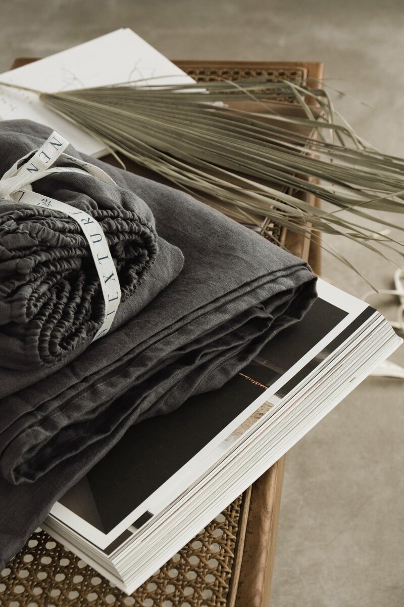 Простыни графитовый, бренд Linen Texture