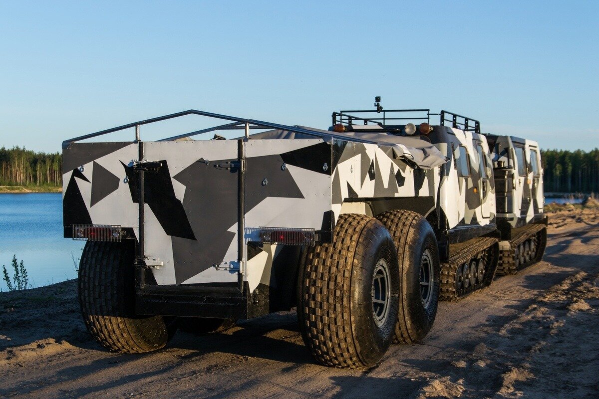 прицеп для вездехода. прицеп для перевозки караката. прицеп для вездехода. болотоход тайга 4х4. прицеп для перевозки шерпа.
