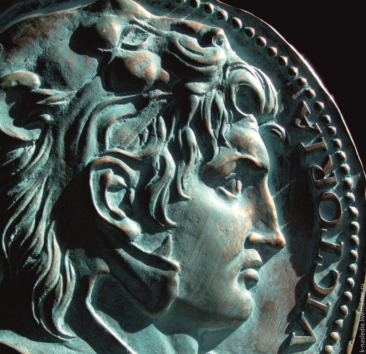 Александр Великий. Взято с https://kartinkin.net/13071-fony-s-aleksandrom-makedonskim-64-foto.html