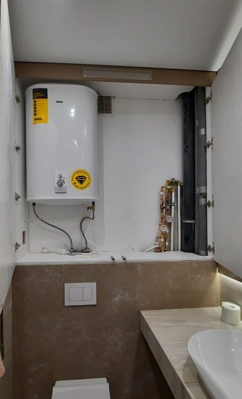 Саму инсталляцию мы тут выполнили в декоративной штукатурке. 