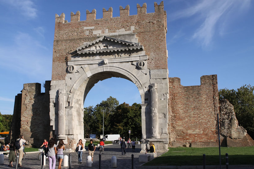 Arca di Augusto в центре Римини