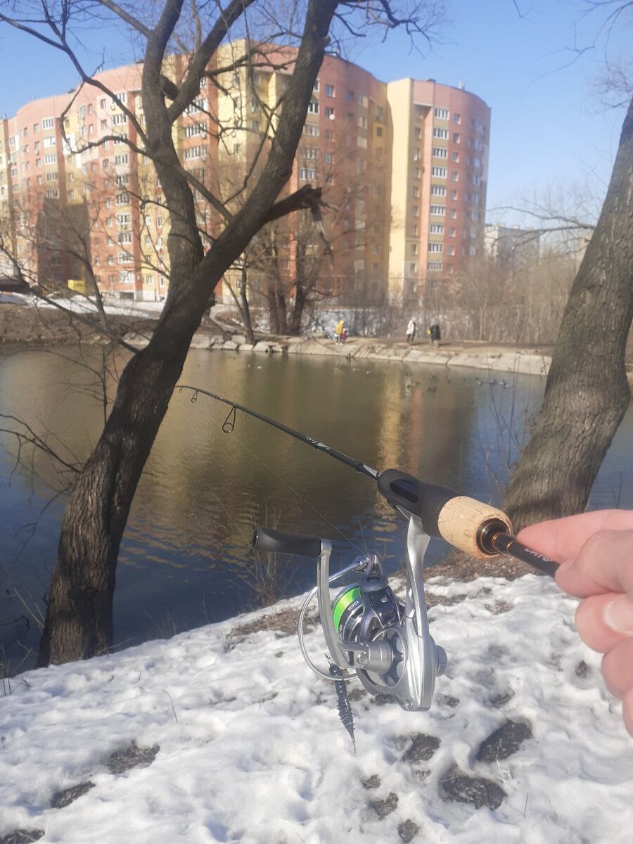 Палочка тестом 0-3гр, катушка 1000я (идеальный баланс), шнур 0.3РЕ, не крючке Фанатик Гиноз в сливовом цвете 