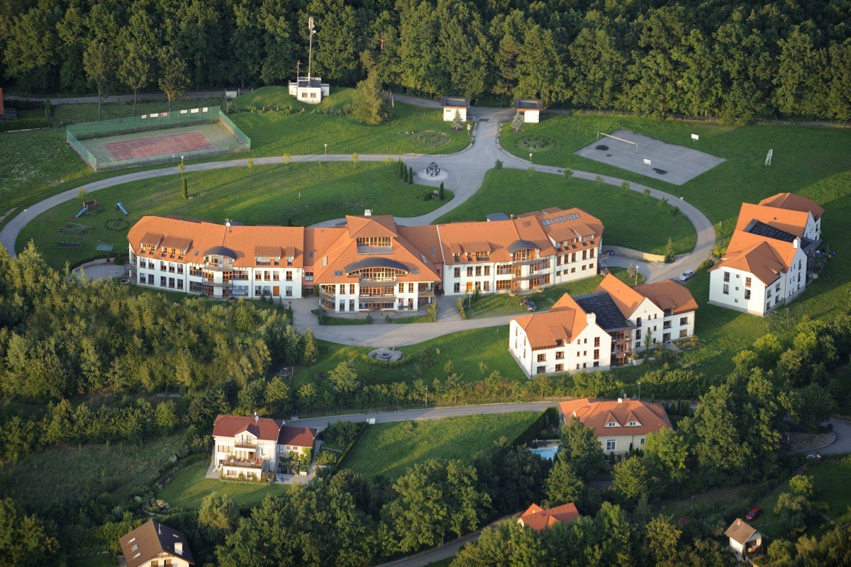 Чехия Пансион школа. Townshend International School. Гимназии в Чехии. Летово (школа-Пансион).