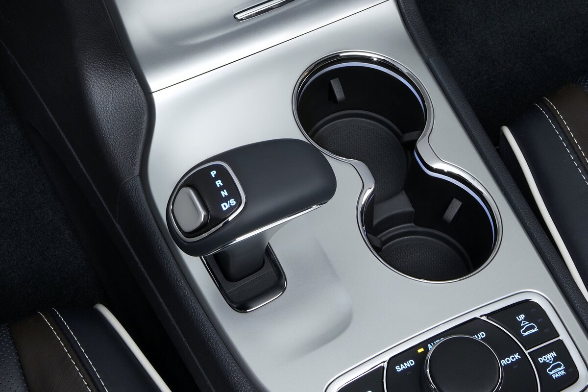 Неудачный селектор АКП стоял на многих моделях Jeep, Chrysler, Dodge и даже Maserati