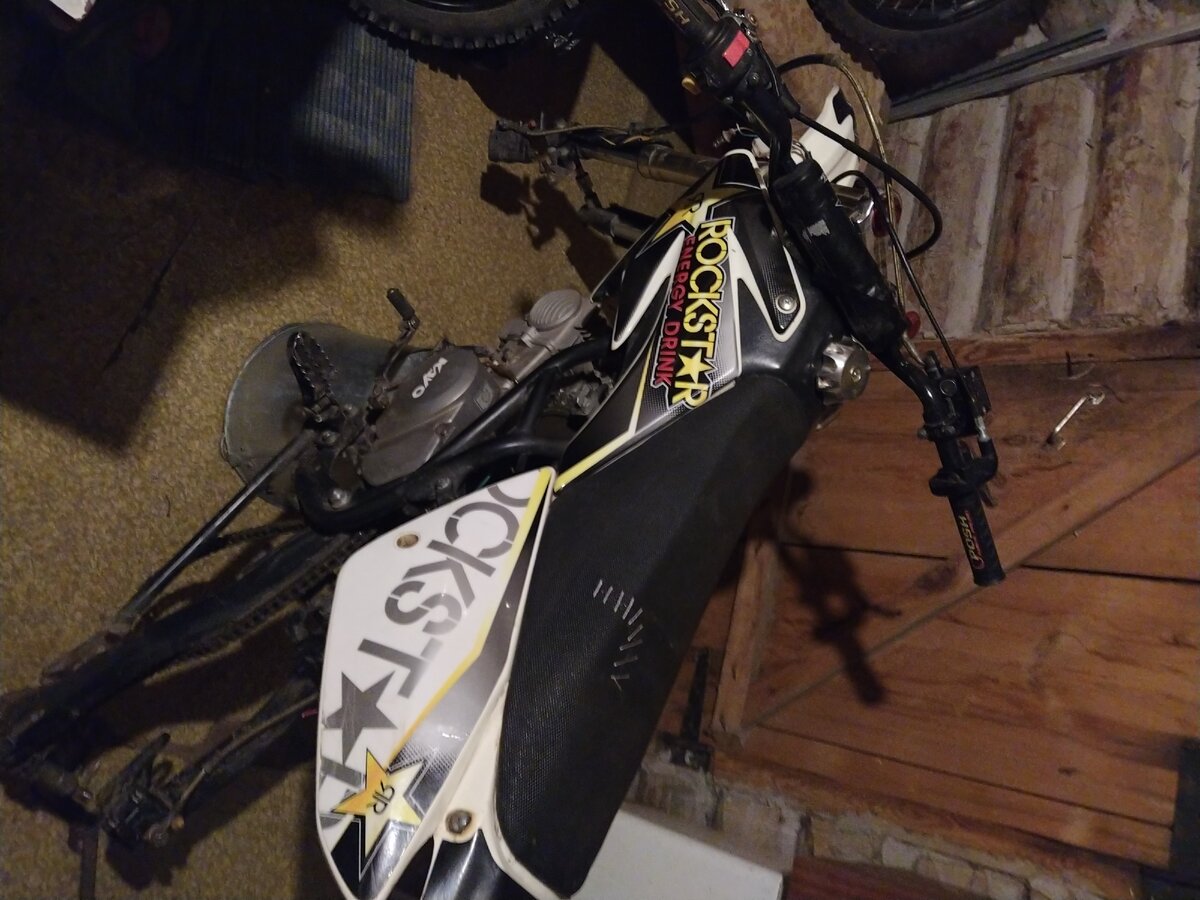 Тут он уже дома