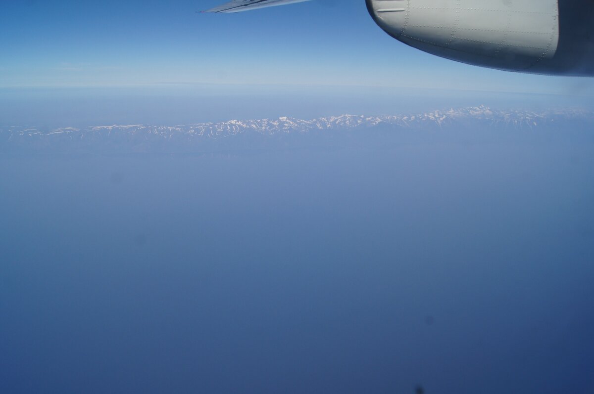 Летим над озером Байкал