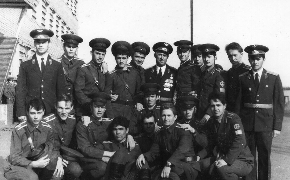 саратовское летное училище.