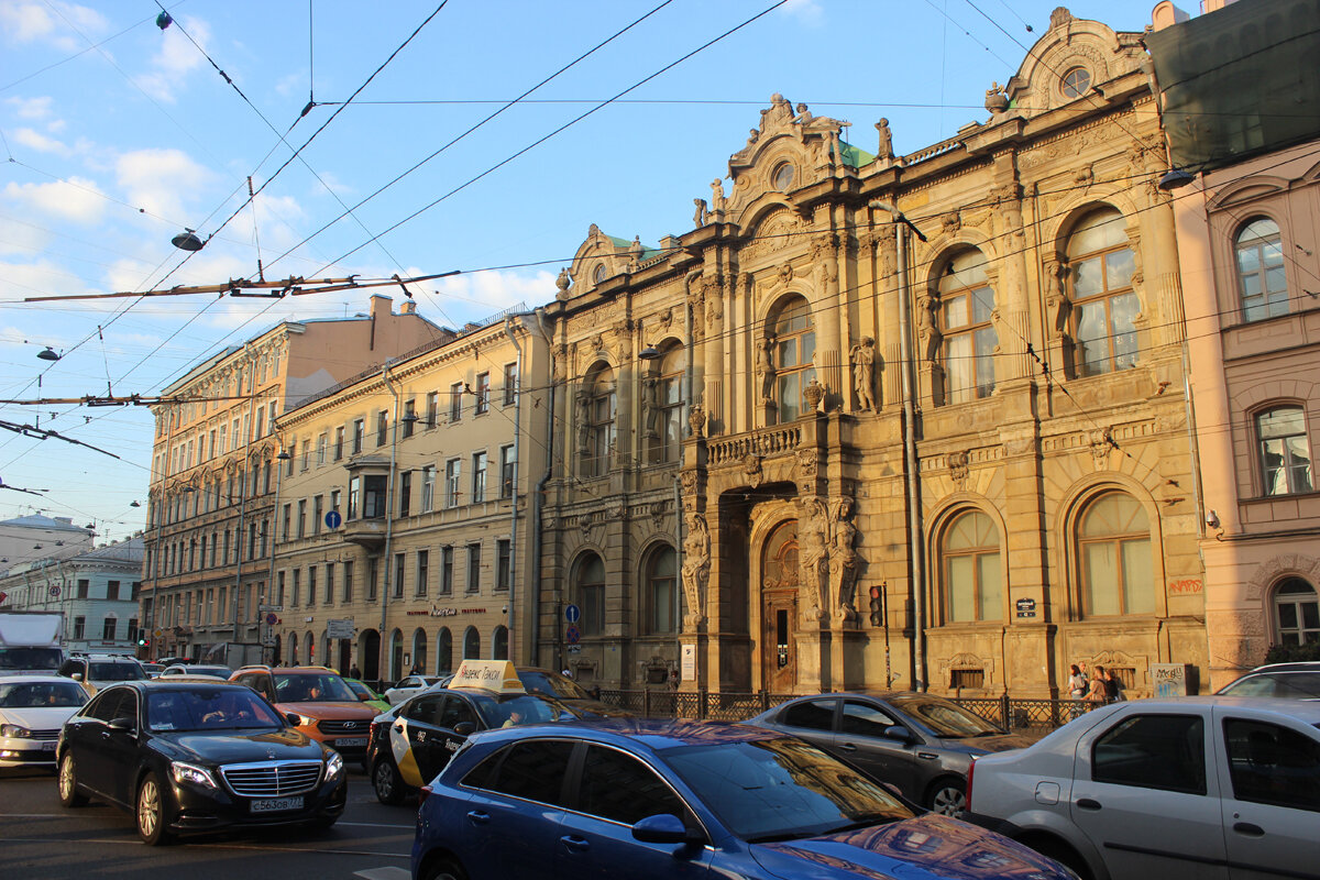 Что меня больше всего раздражает в Питере и петербуржцах