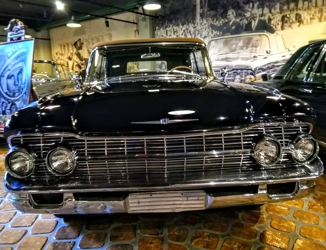 Вот так нелепо он выглядит с такого ракурса. 