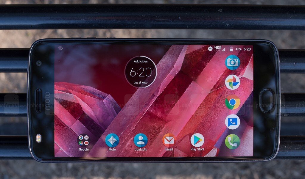 Оболочка Motorola всегда была плавной и быстрой