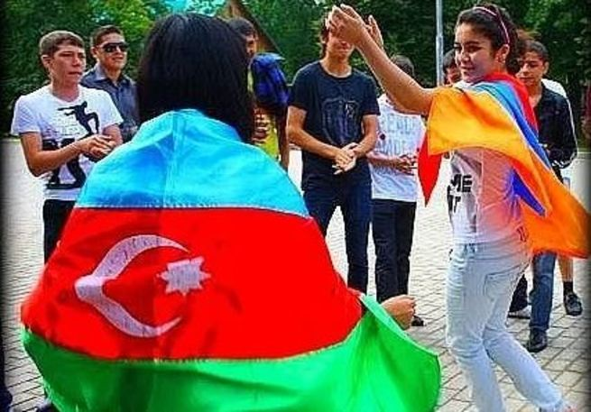 Азербайджанцы народ. Армяне и азербайджанцы. Армения и Азербайджан Дружба. Дружба армян и азербайджанцев.