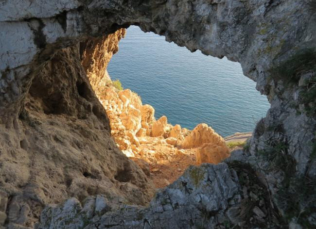 Грот Фальшивомонетчиков