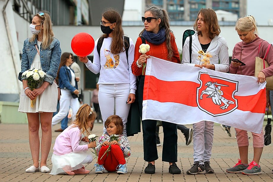 Центр по продвижению прав женщин «Её права» публиковал отчёты с протестных акций, в том числе фотографии детей на митингах.
Фото: Наталия Федосенко/ТАСС