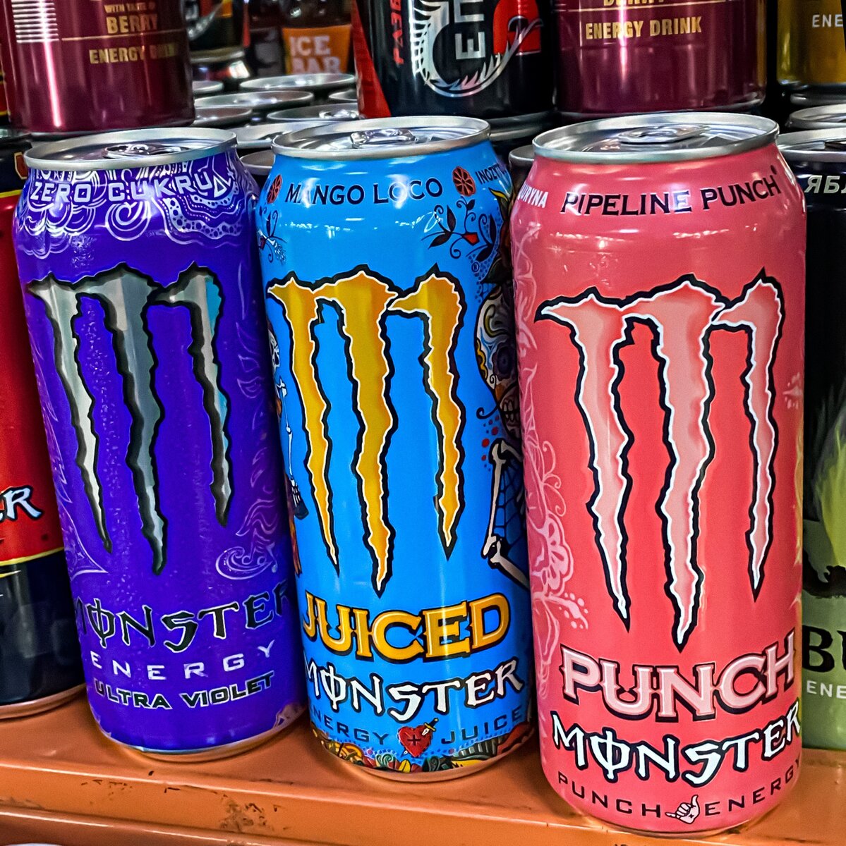 фиолетовый очень вкусный, на вкус виноградный. голубой с манго, тоже прекрасный на вкус, а вот розовый на любителя.