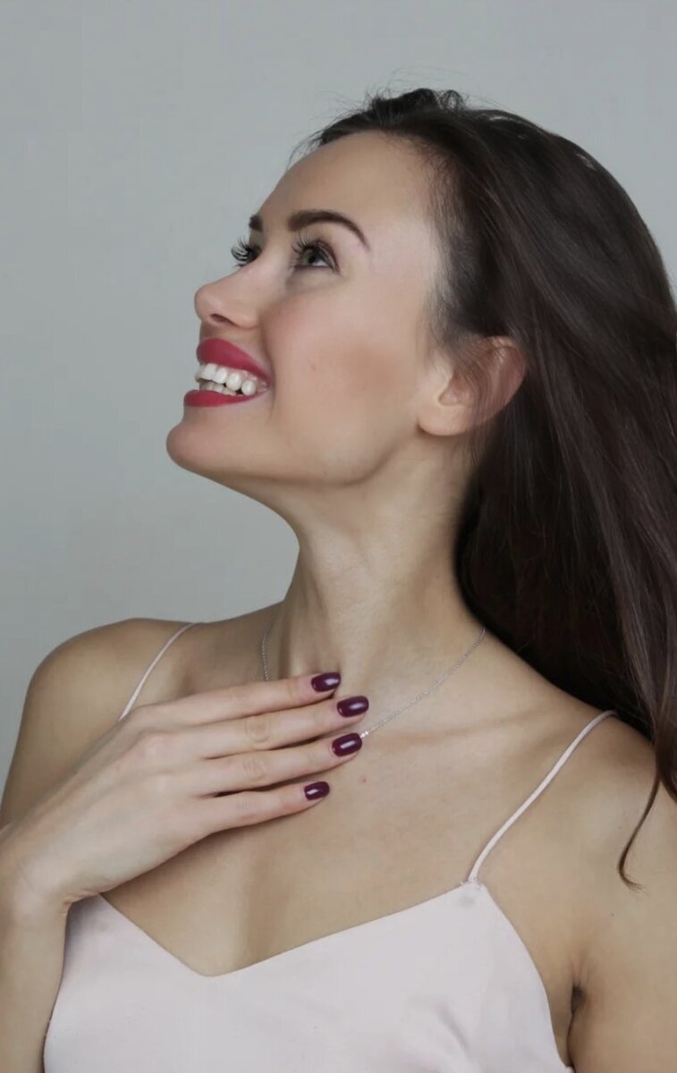 Красота становится истинно прекрасным бриллиантом, когда душа наполнена добром, светом и счастьем, когда для вас красота это бонус к вашему богатому внутреннему миру.