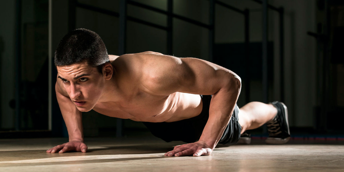 Миша решил заниматься спортом и начал отжиматься