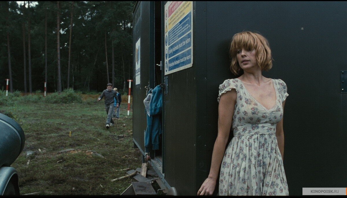 Кадр из фильма " Райское озеро" Источник : KINOPOISK.RU