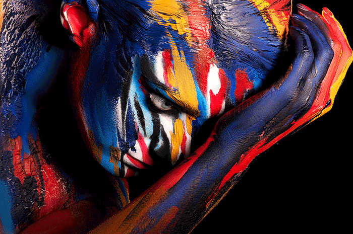 Наших душ одетых в пиджаки, писал Высоцкий В.С.. Время меняется. Теперь Я бы сказал, наших душ груженных во все краски. (на рифму не претендуя)