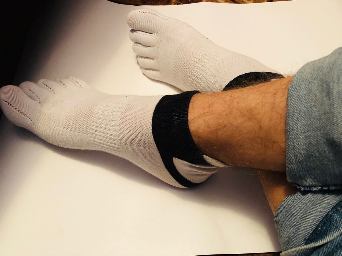 А вот такие носочки я приобрела своему супругу.