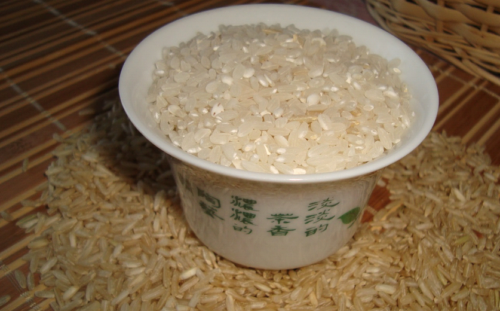 Какой рис самый полезный для здоровья. Как выглядит 300 грамм вареного риса. Калорийность вареного риса на воде с солью