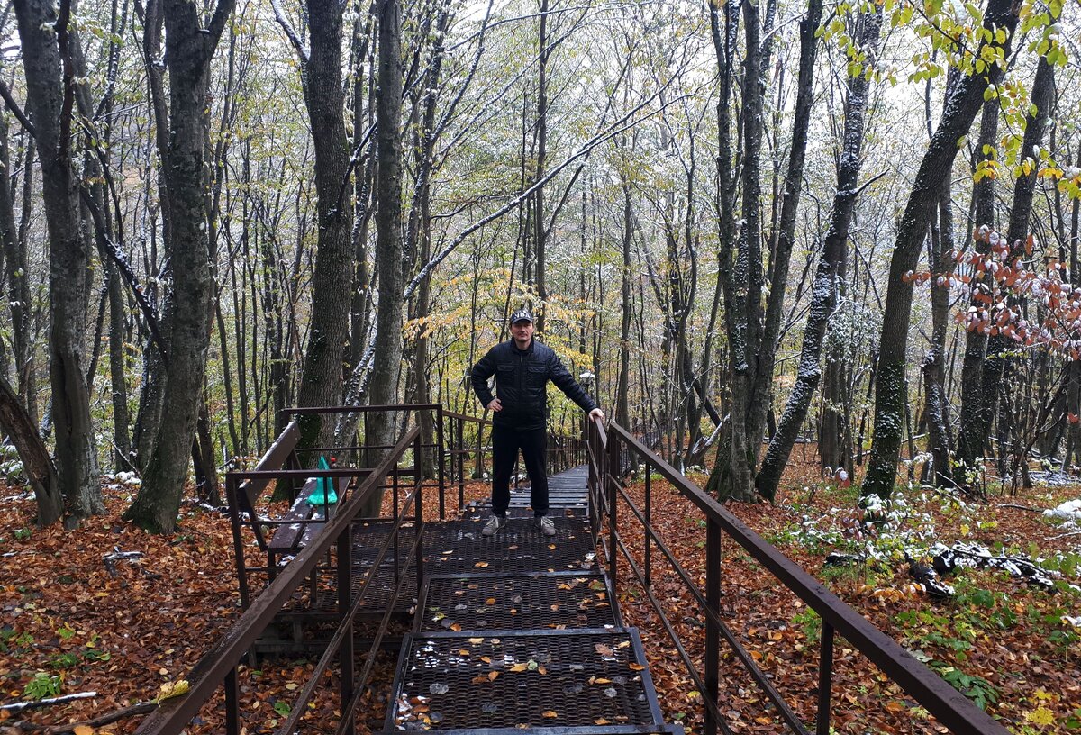 Тот самый спуск к подземным монастырским пещерам