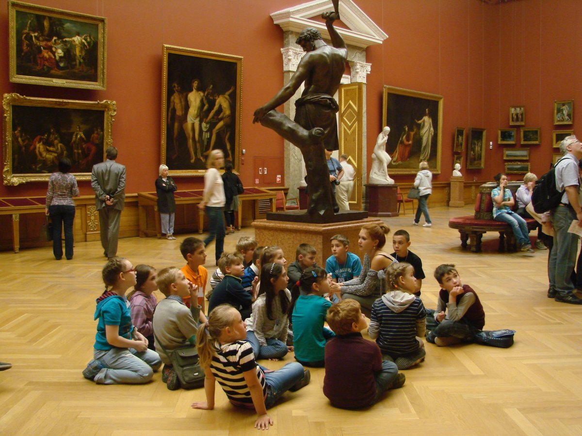 дети в музее
