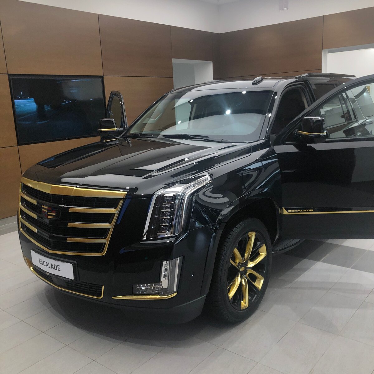 Cadillac Escalade 9