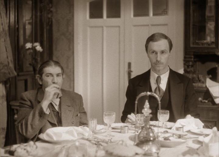 Фильм Владимира Бортко стал второй экранизацией «Собачьего сердца». Первый фильм по повести Михаила Булгакова сняли итальянские и немецкие кинематографисты в 1976 году. Итальянцы сохранили оригинальное название, а в немецкий прокат фильм вышел под названием «Почему лает господин Бобиков?»