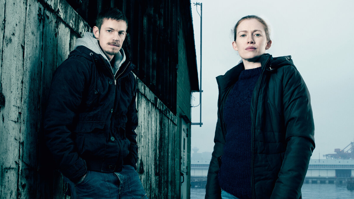 Судьба волею случая свела будущих напарников Сару Линден и Стивена Холдера