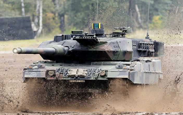  Leopard 2. Интересно, а продали бы вообще России танки, стоящие на вооружении в войсках стран НАТО? История с "Мистралями" была вполне показательна. 