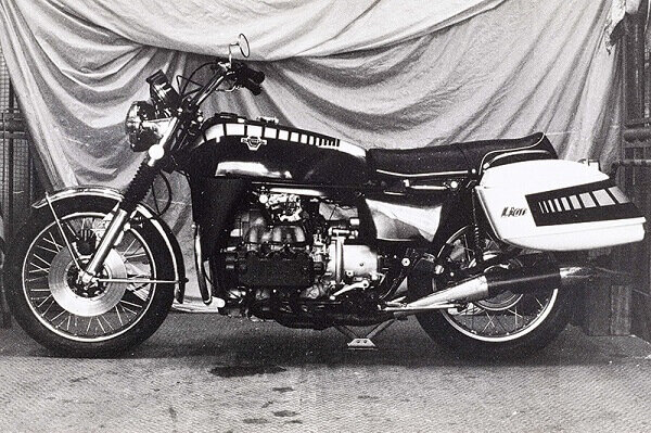 Мотоцикл Хонда Голдвинг