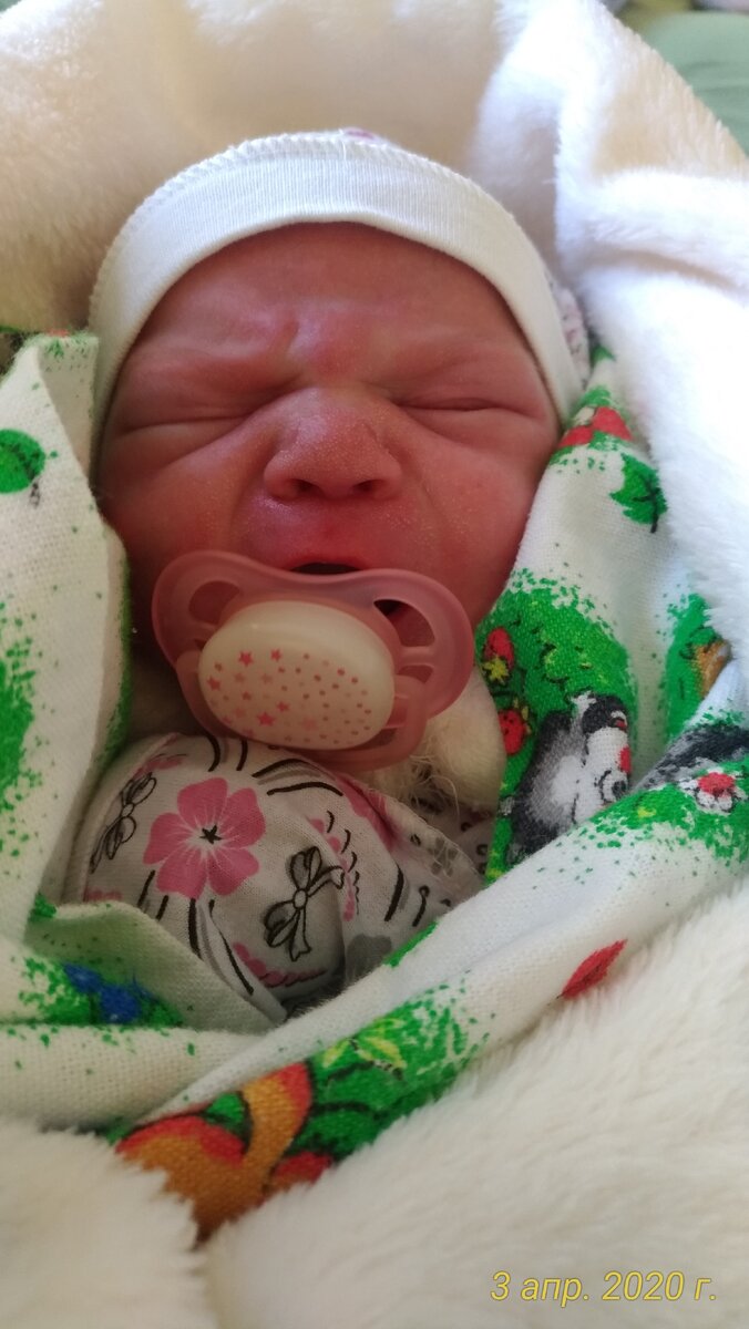 Голодная Васяня требует свою бутылку