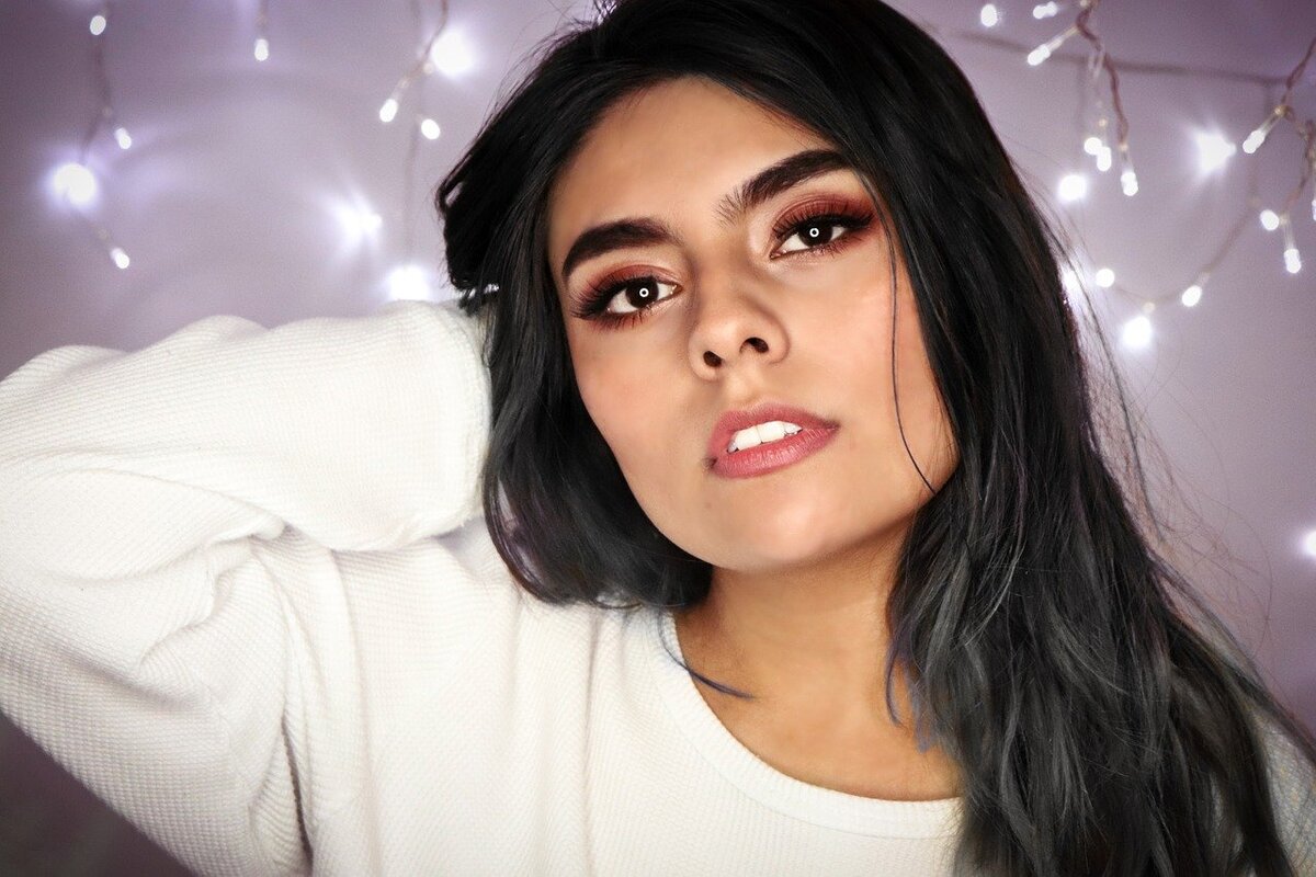 Легкая небрежность в прическе нравится мужчинам. Но такая уж она небрежная? Изображение Leon Gerardo Cholula с сайта Pixabay. Используется по лицензии Simplified Pixabay License