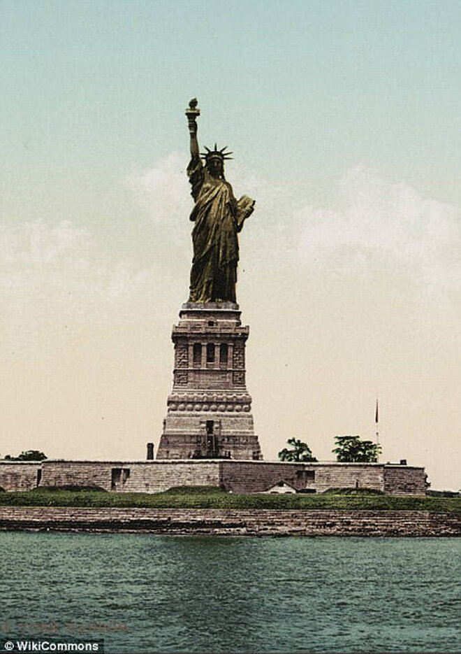 Так статуя выглядела изначально