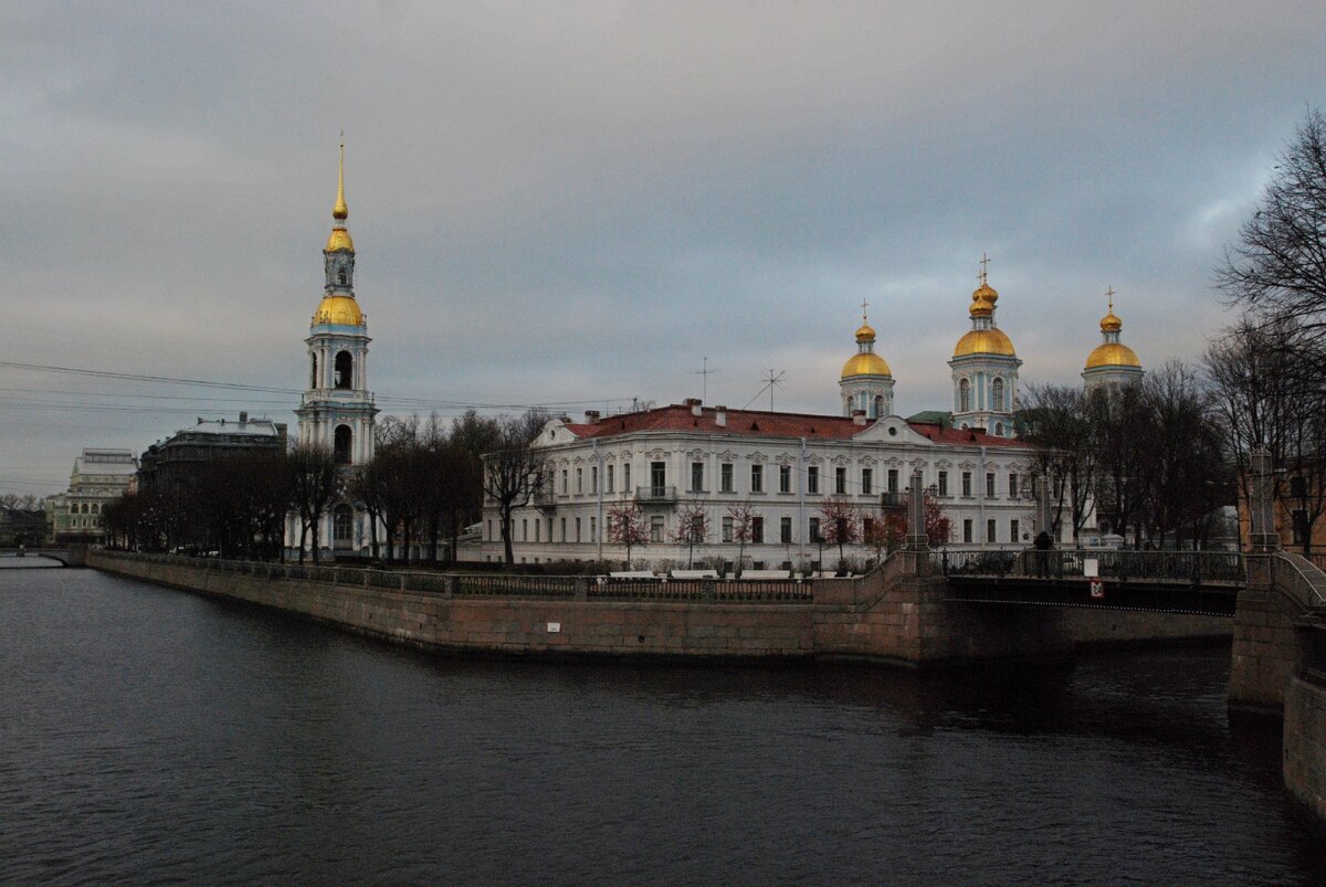 Храм Николая Чудотворца на Семимостье в Питере. Финская Церковь Пушкин вид с моста. В Питер турпоездка входит Семимостье, остров Фортов, Ленфильм Выборг.