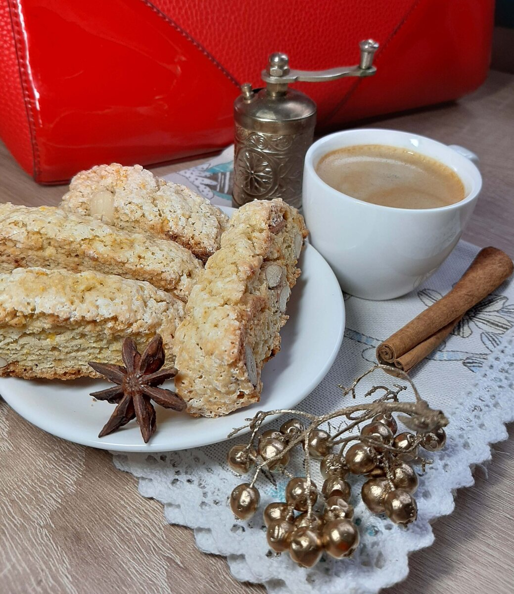 Кантучини Амари