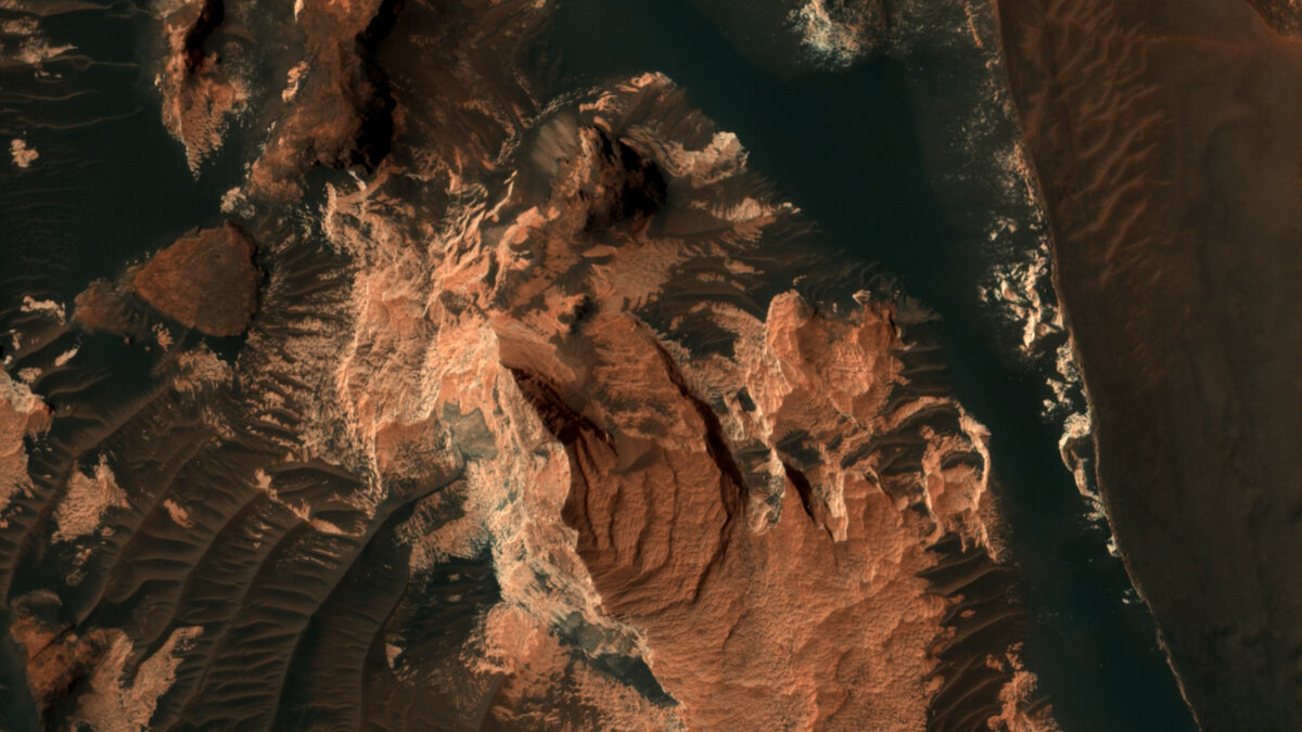 © NASA / JPL / University of Arizona