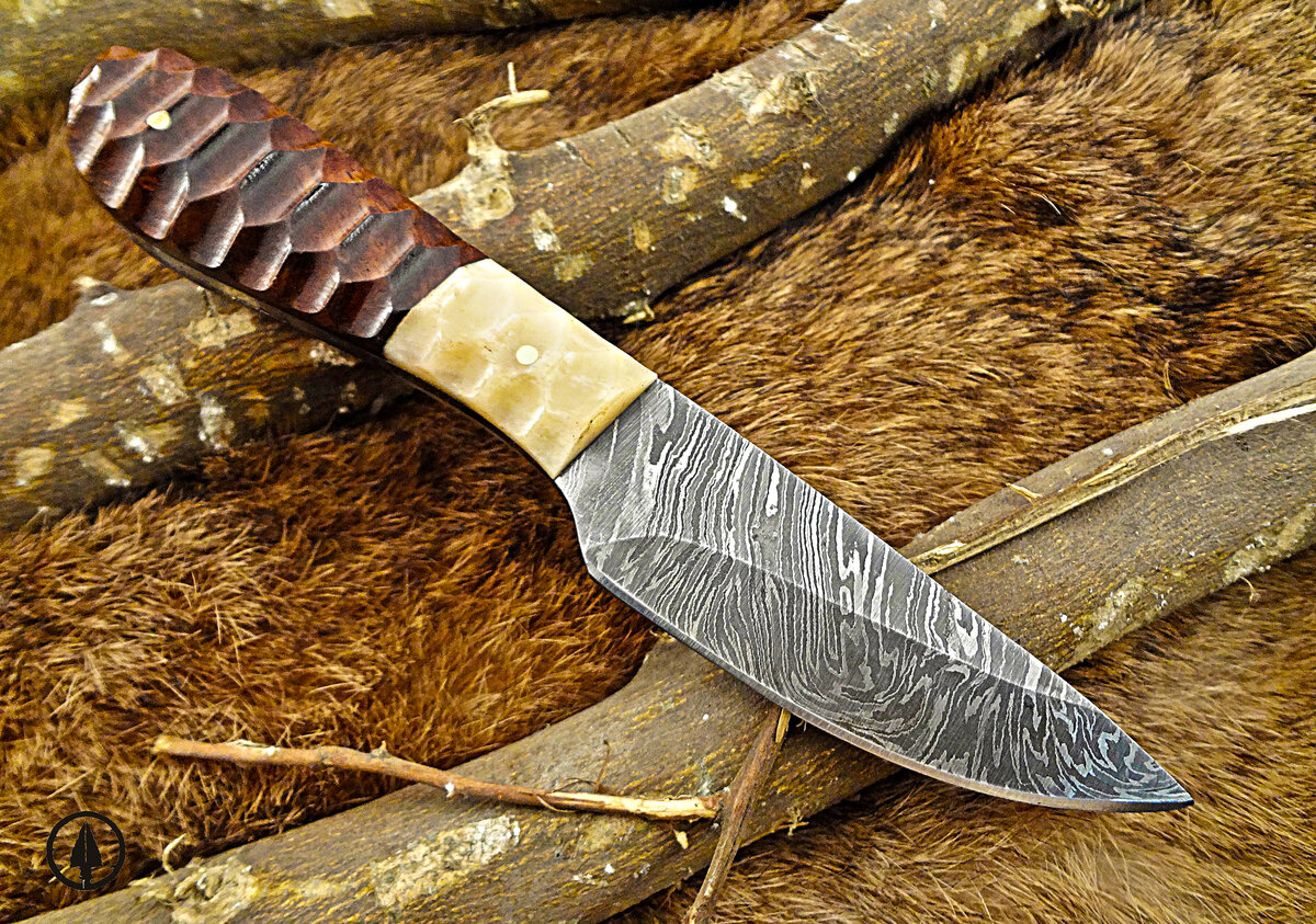 Скиннер и другие разновидности охотничьих ножей для снятия шкуры