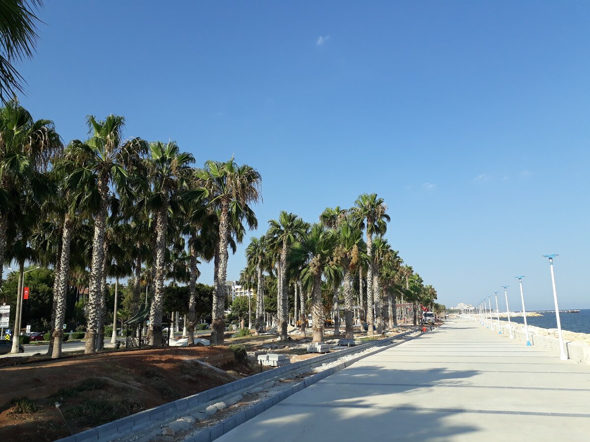 Набержная в городе Мерсин