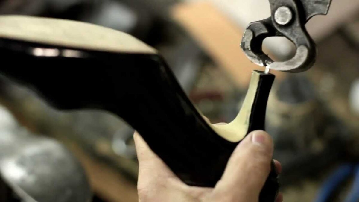 Ремонт обуви – набойка на каблук своими руками